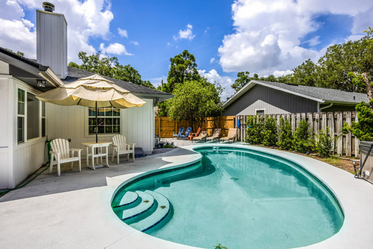 AirBNB homes with outdoor space