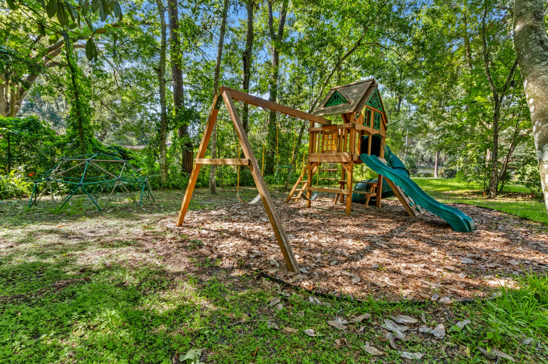 AirBNB homes with outdoor space