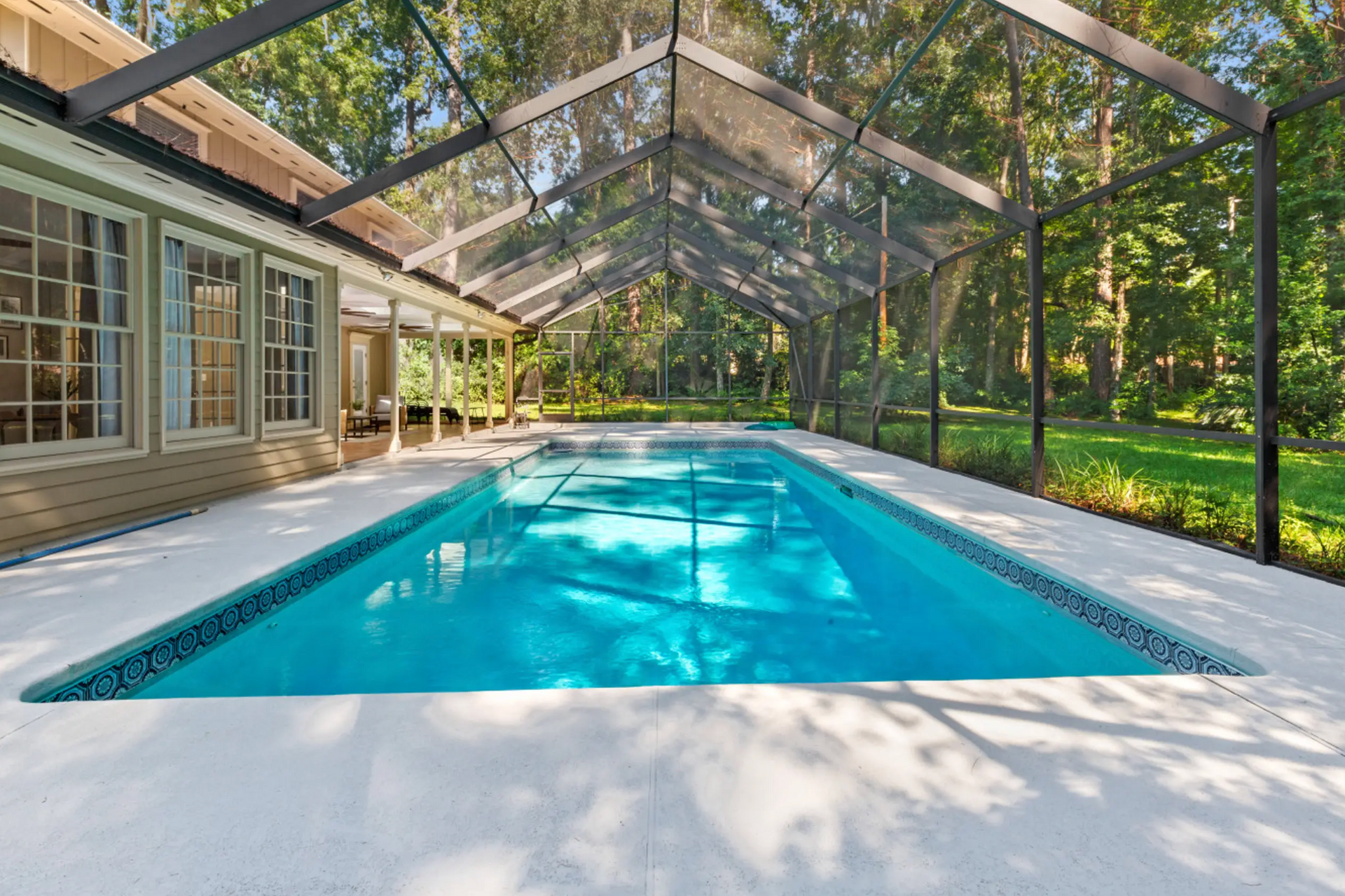 AirBNB homes with outdoor space