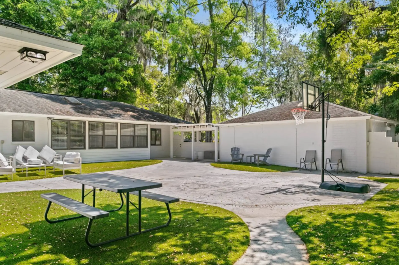 Comfortable Gainesville accommodations by StayGainesville