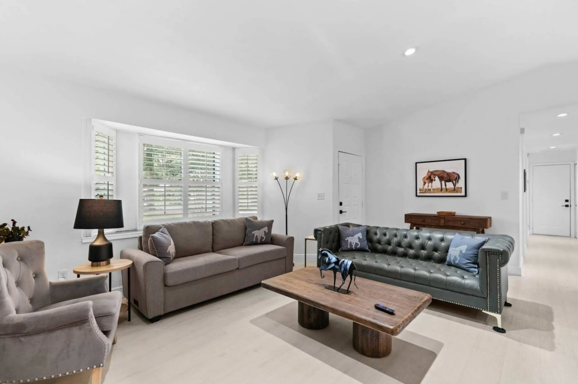 Comfortable Gainesville accommodations by StayGainesville with parking included and space for families, alumni, and contractors.