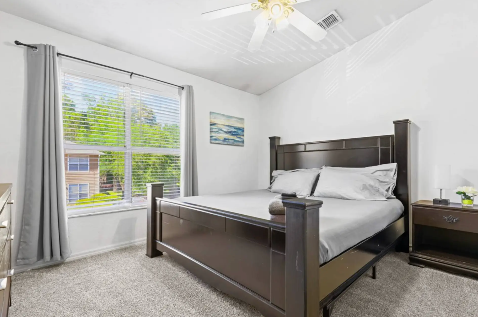 Comfortable Gainesville accommodations by StayGainesville with parking included and space for families, alumni, and contractors.