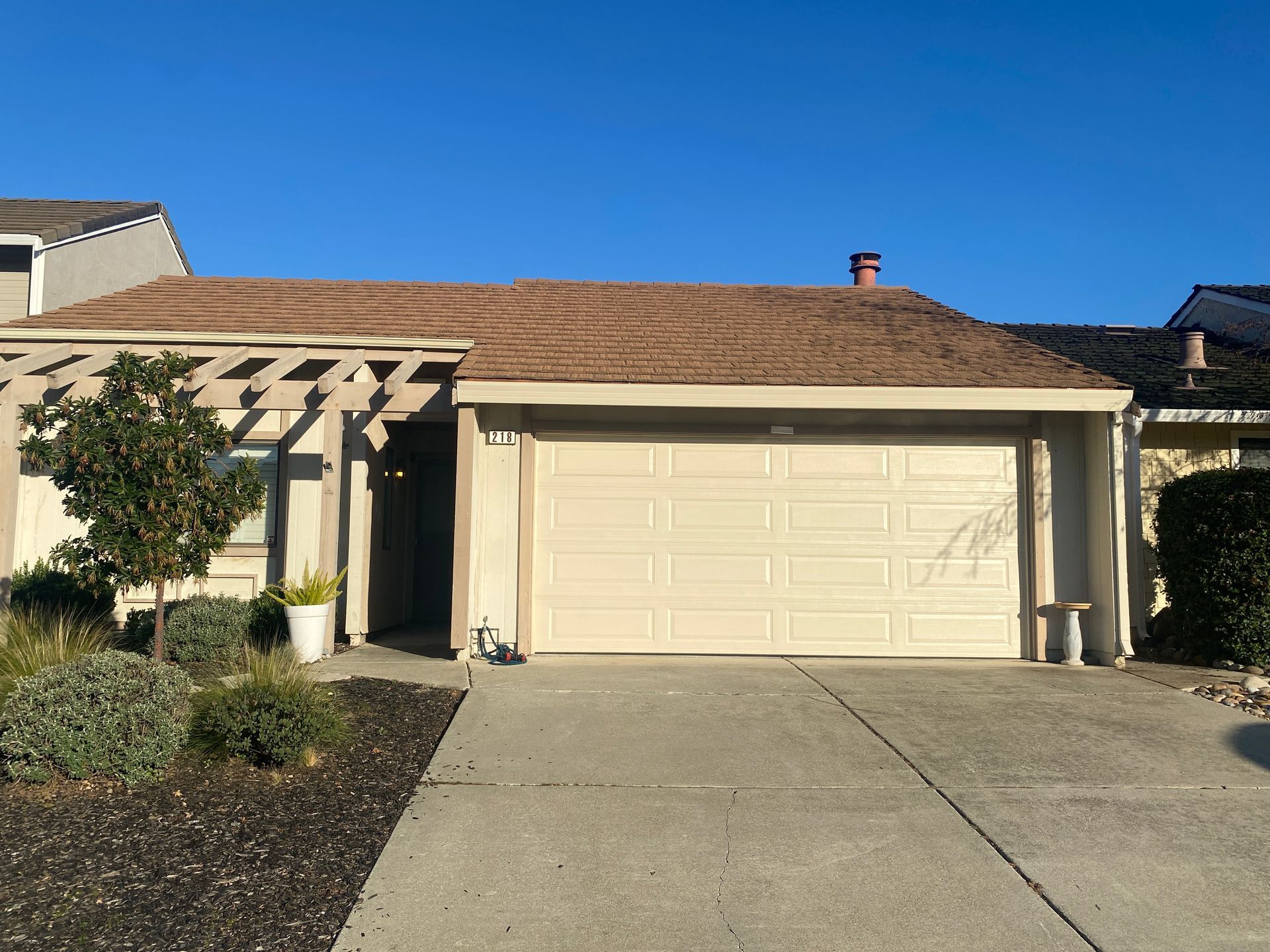 Tomas Way, 218, Pleasanton, CA. 94566