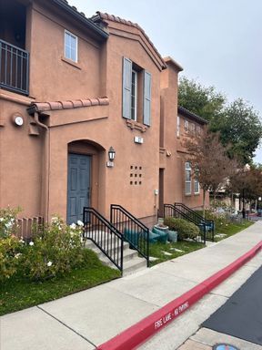 27 Meritage Cmn., Unit 203, Livermore, CA 94551