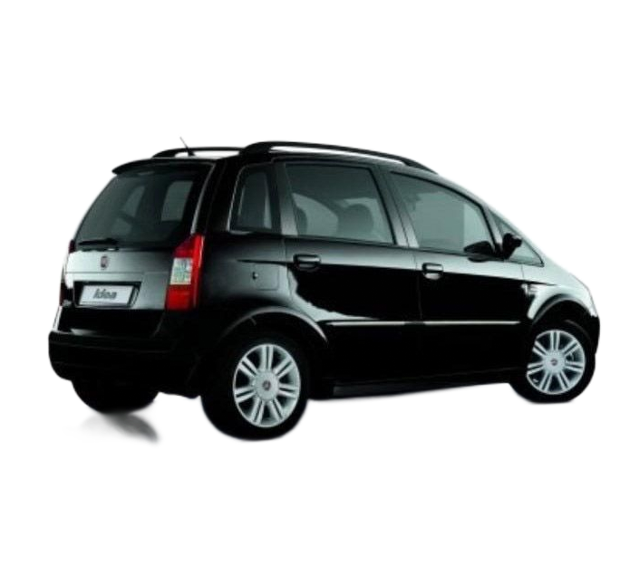 Fiat Idea nera parcheggiata su sfondo bianco.
