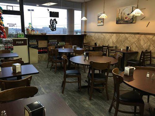 restaurant dinning area - Pizza and sandwiches in Bridgewater NJ