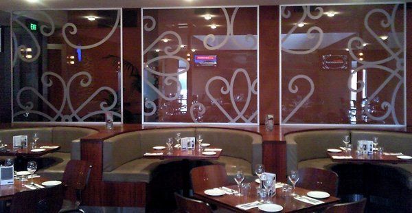 frosted glass design in restaurant