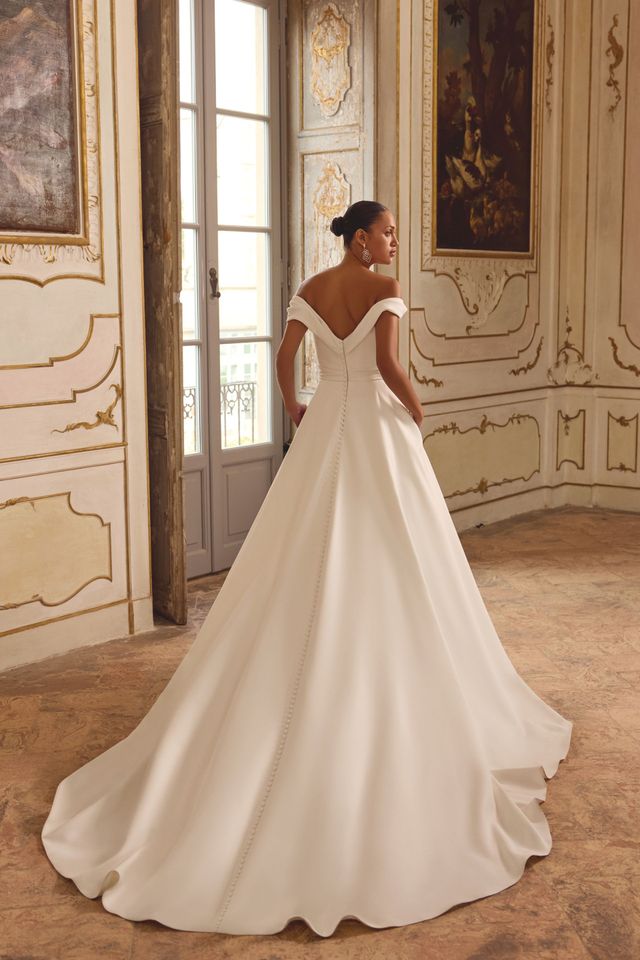 white christmas dresses NEW* Justin Alexander Off The Shoulder Full Lace Trumpet/Mermaid Styl main image 0