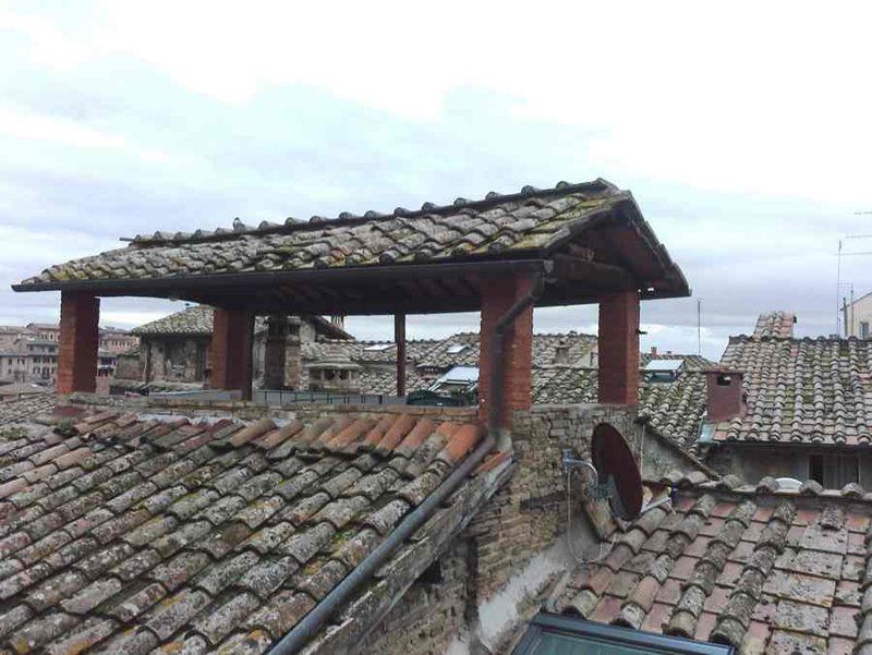 Terrazza di una casa sopra un tetto