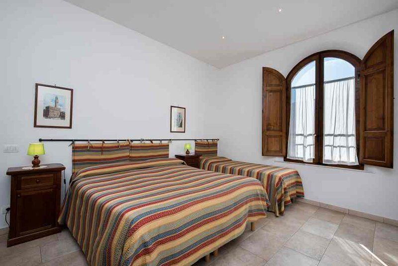 Zona notte con letto matrimoniale e lettino singolo