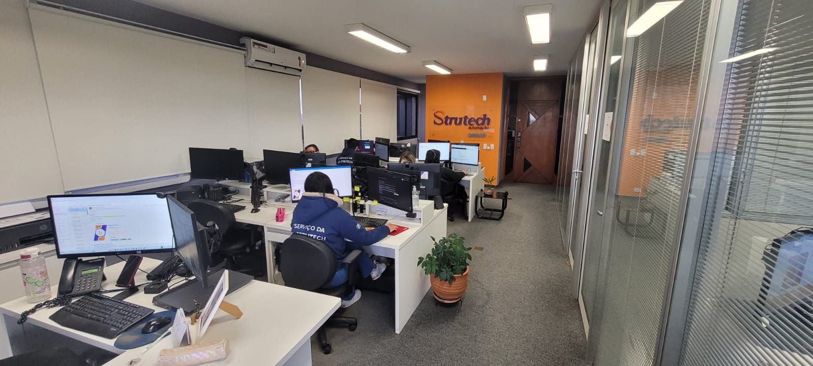 Strutech Distribuidora Especializada