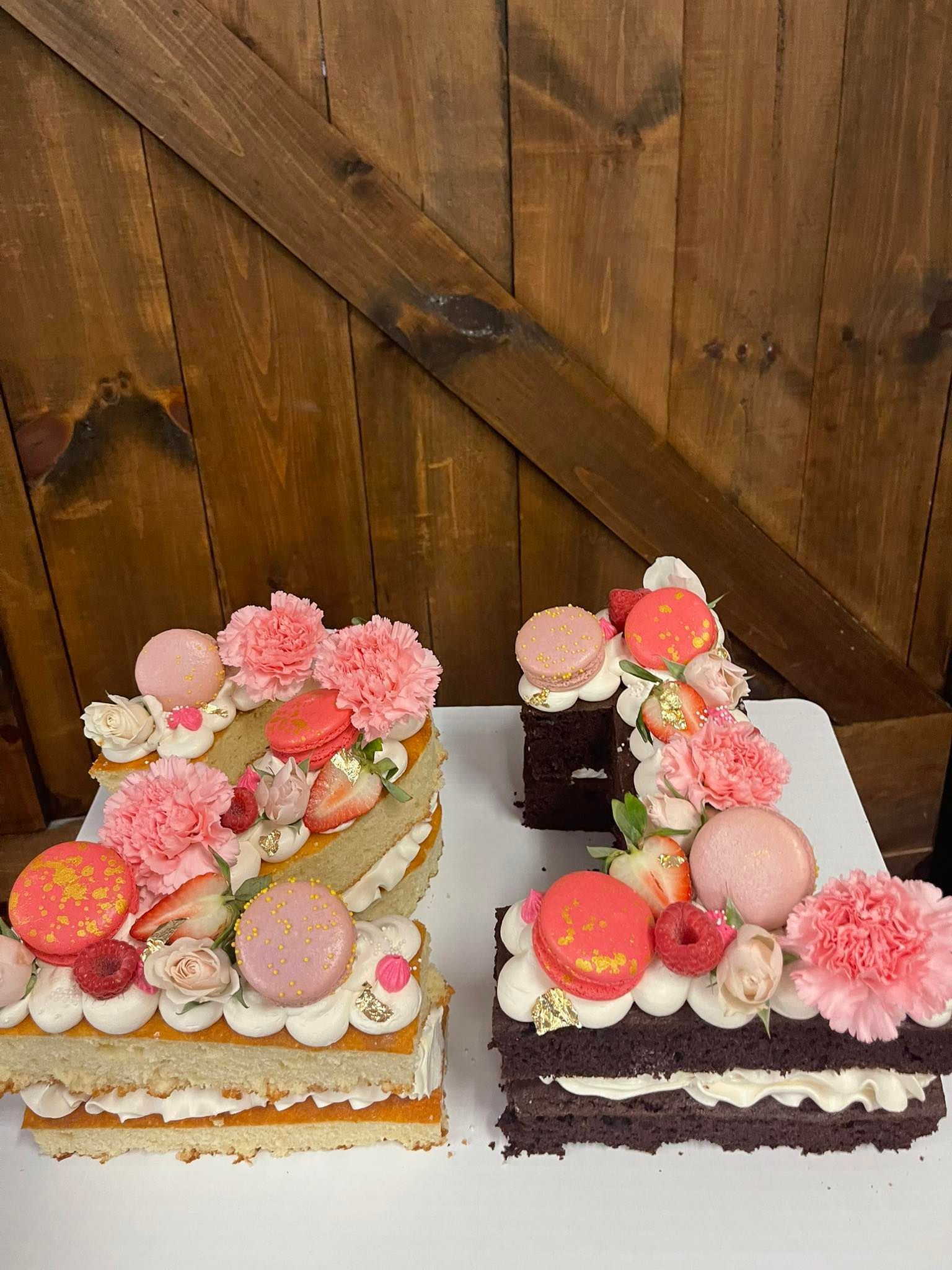 Two number-shaped cakes, 