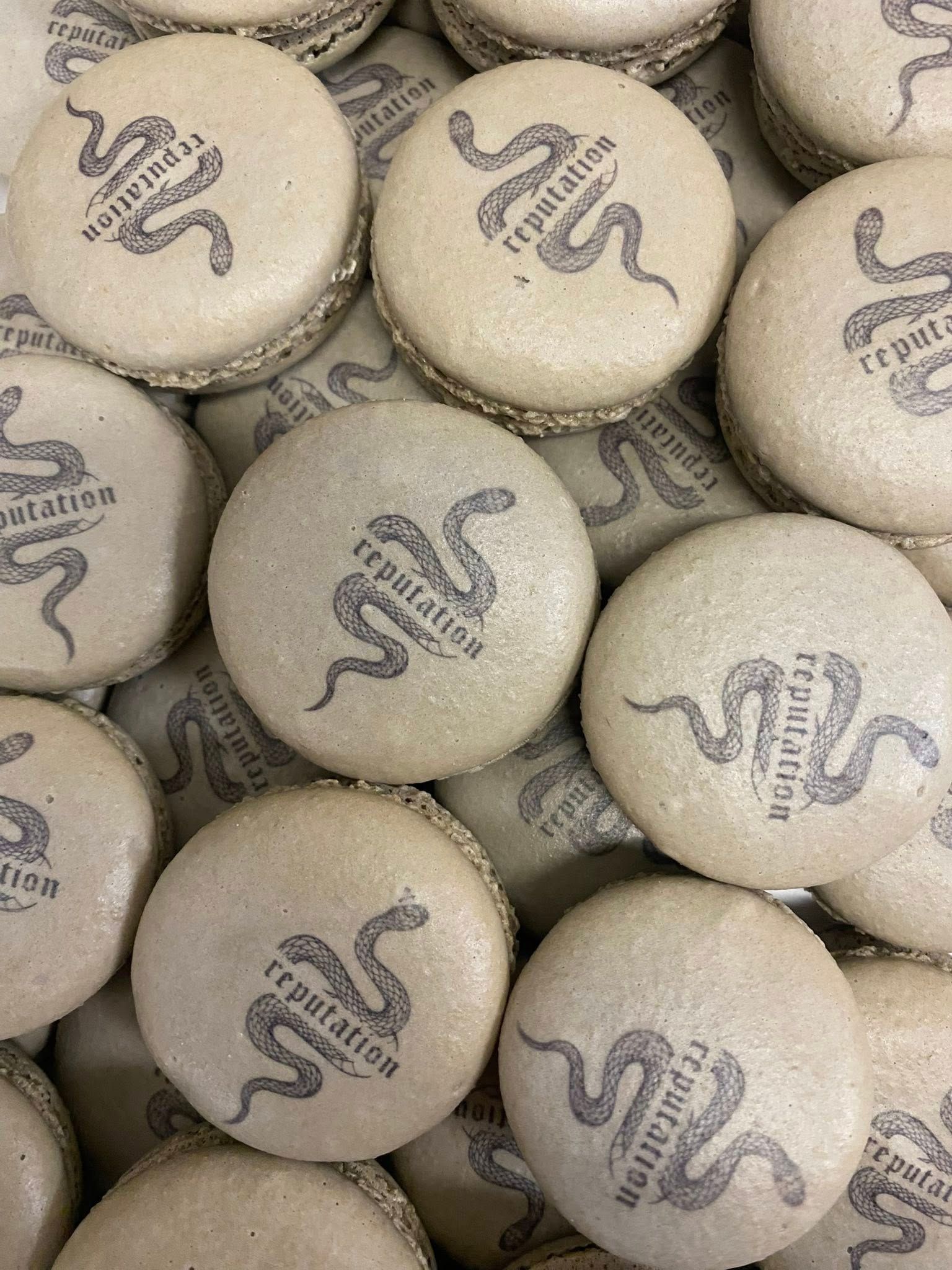 Beige macarons with black 