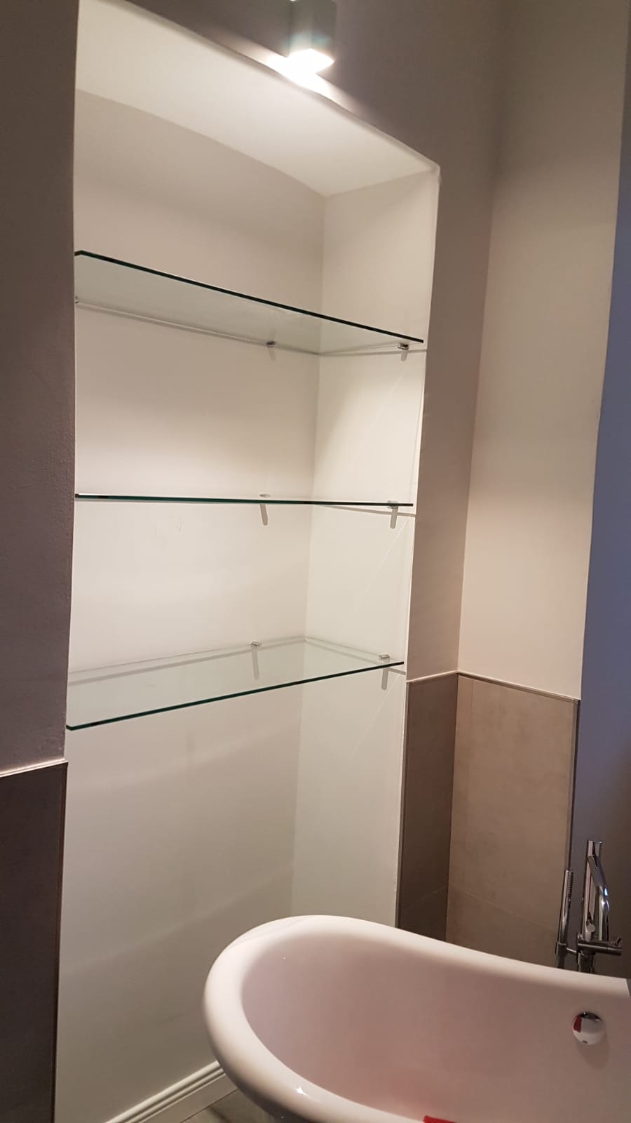 mensole in vetro per il bagno