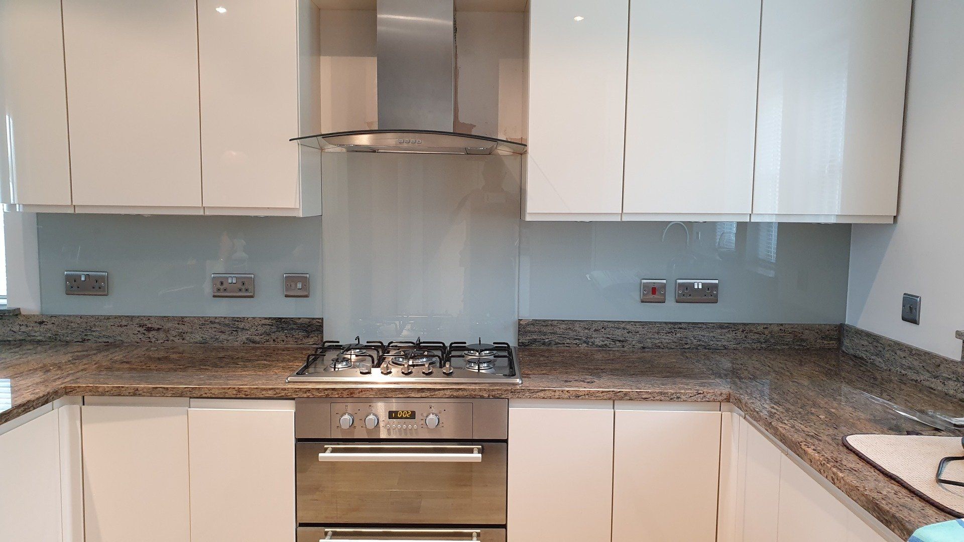 grey splashback 6