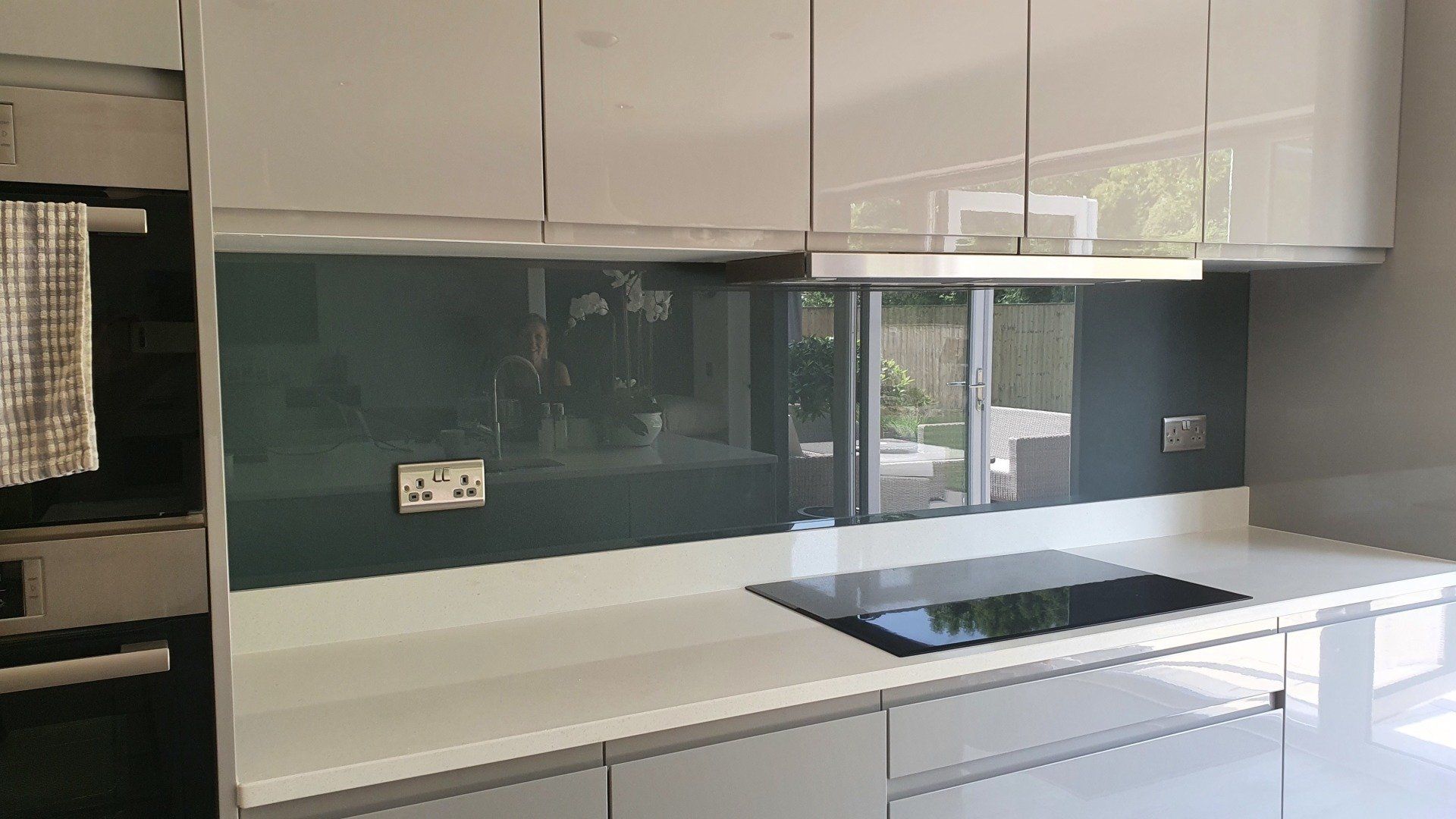 dark grey splashback