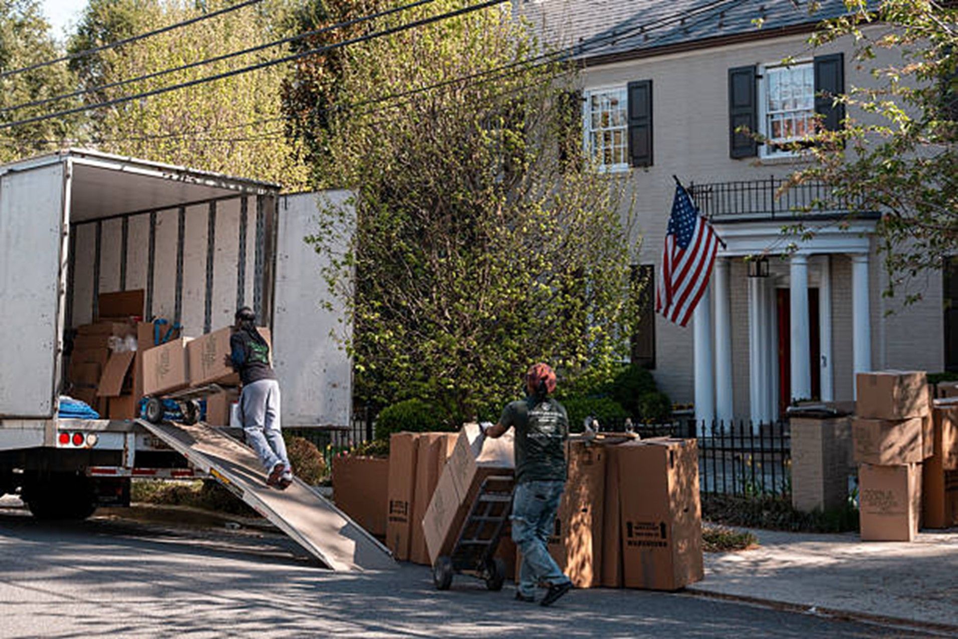 Relocation Consulting vs Moving Concierge Guide
