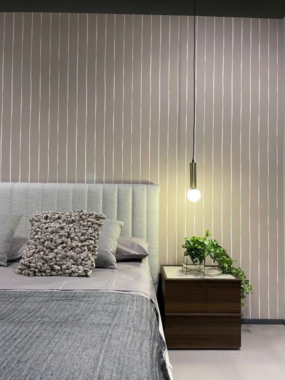 Comodini e illuminazione per camera da letto