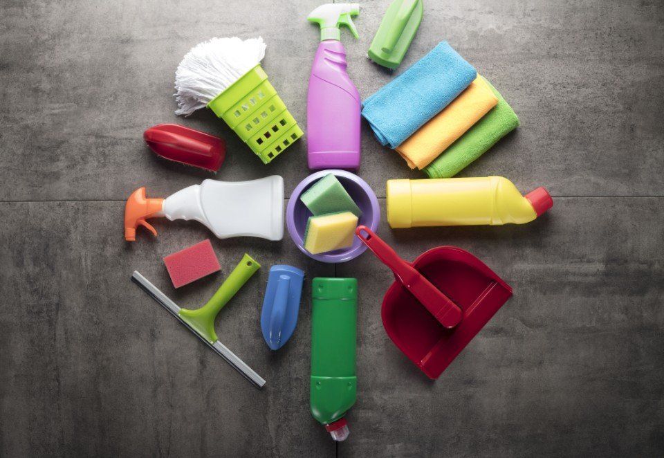 strumenti e prodotti per interventi di pulizia