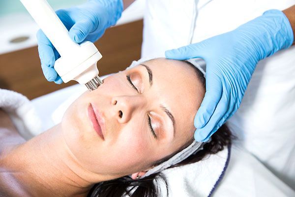 macchinario per trattamenti estetici avanzati