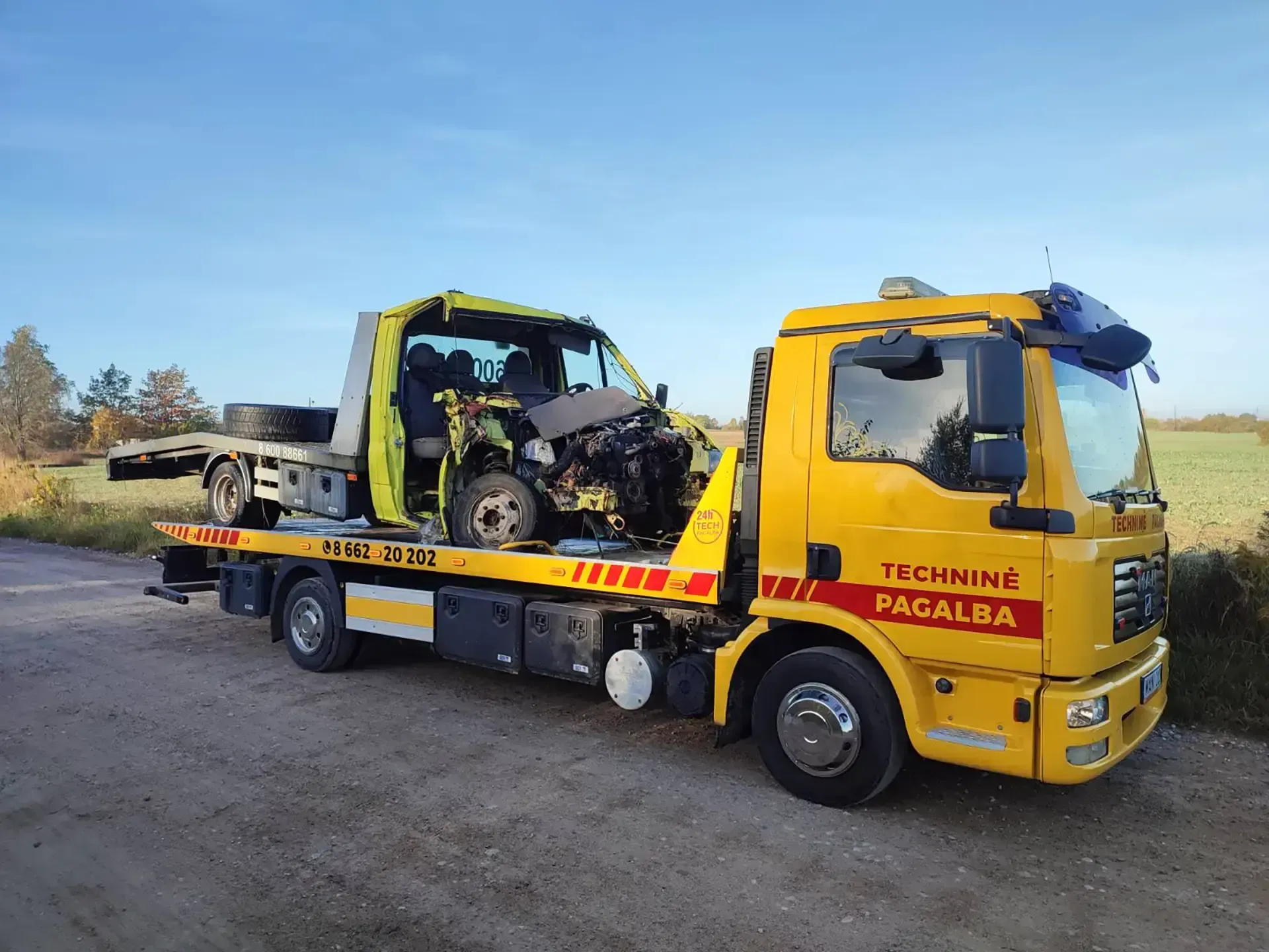 Automobilių transportavimas po avarijos