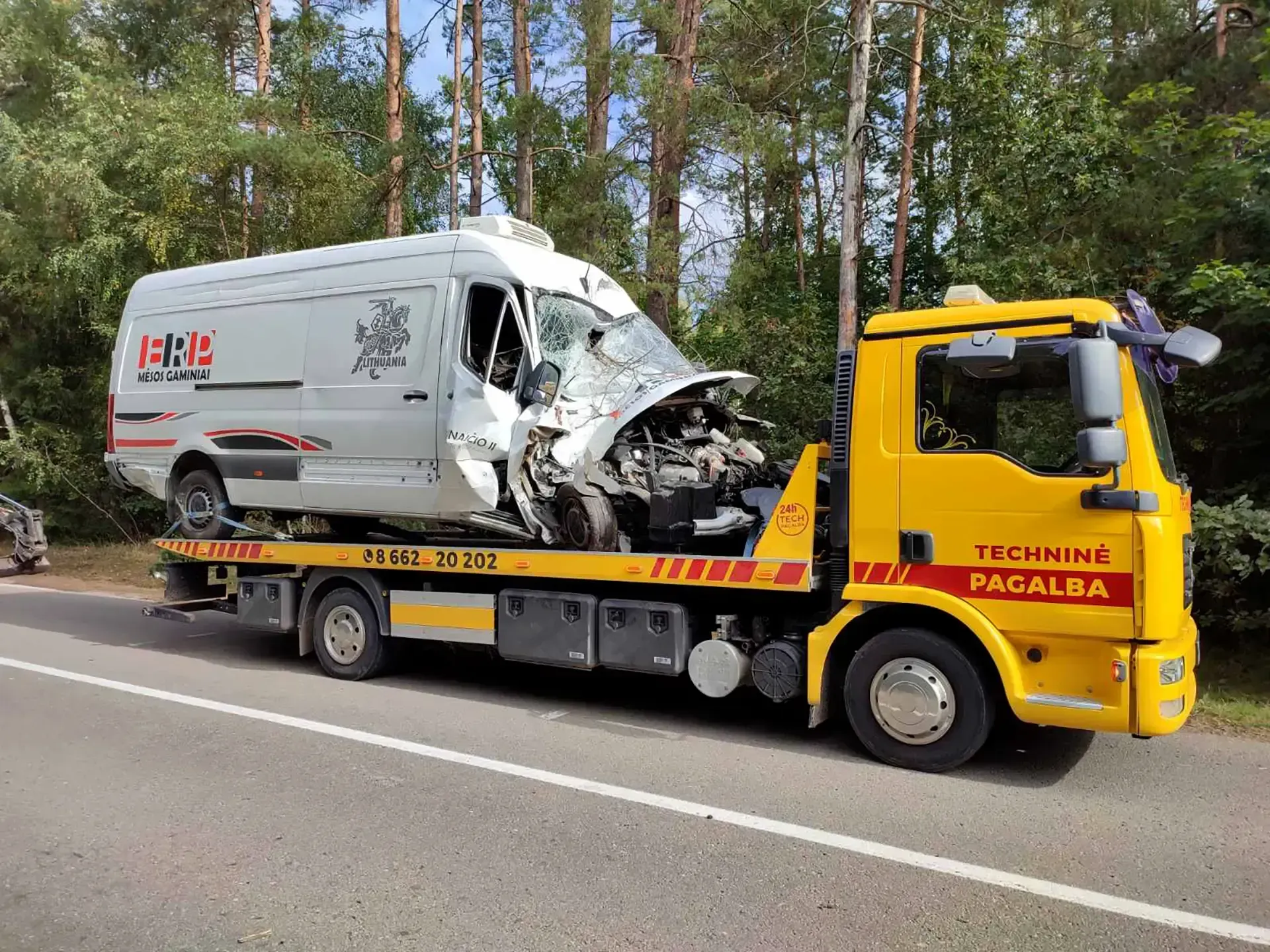 Automobilių transportavimas po avarijos