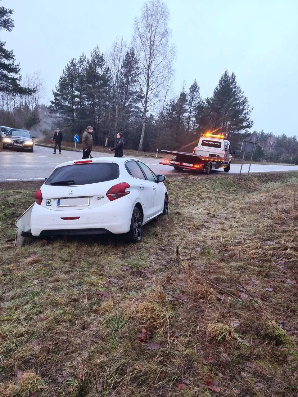 Automobilių traukimas iš griovių
