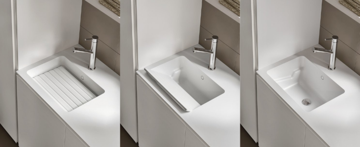 Lavabo modulare bianco per il bagno, disponibile in tre configurazioni: con vassoio scanalato, con maniglia in metallo e con vasca aperta.