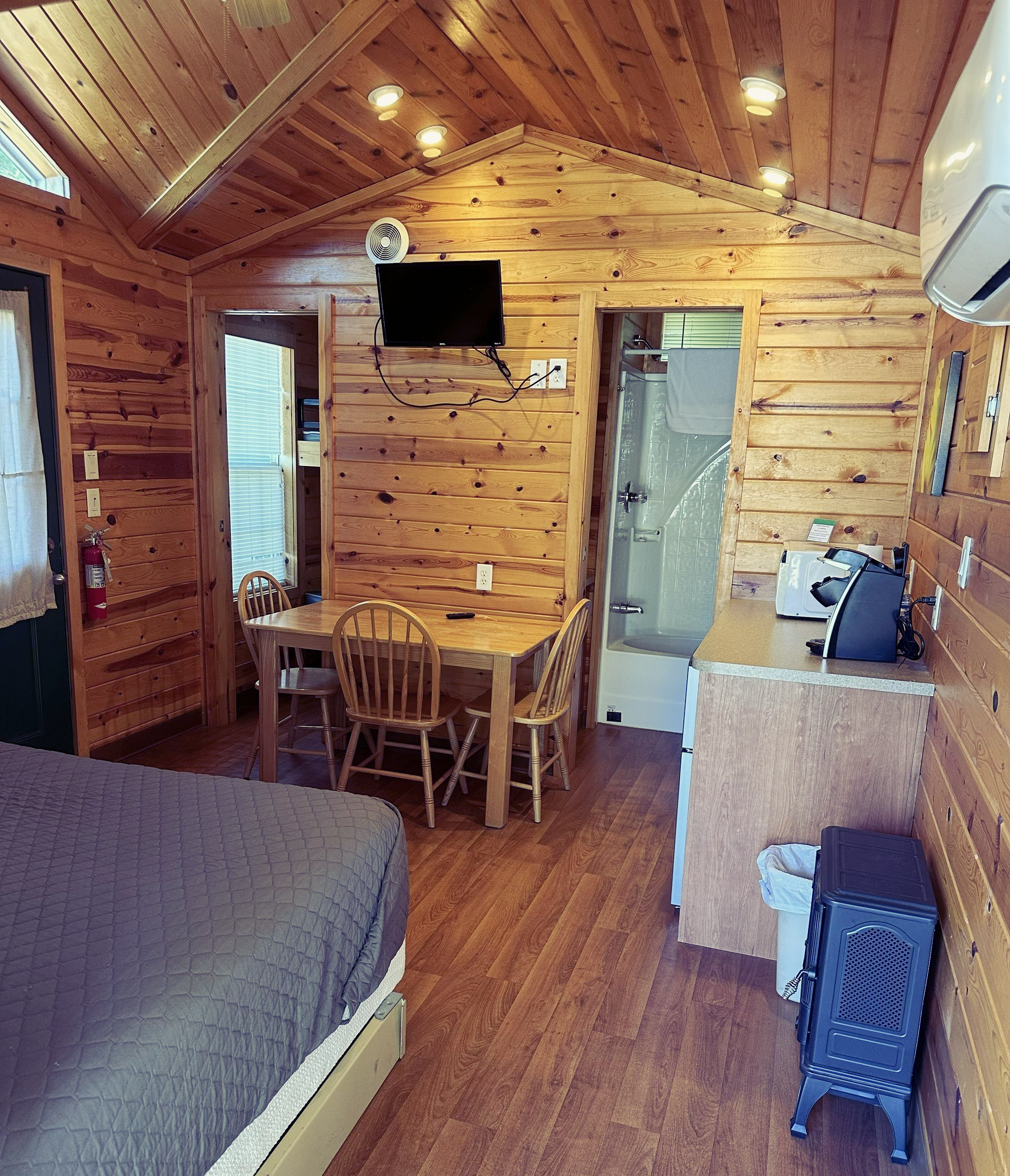 Cabin 2 - Inside