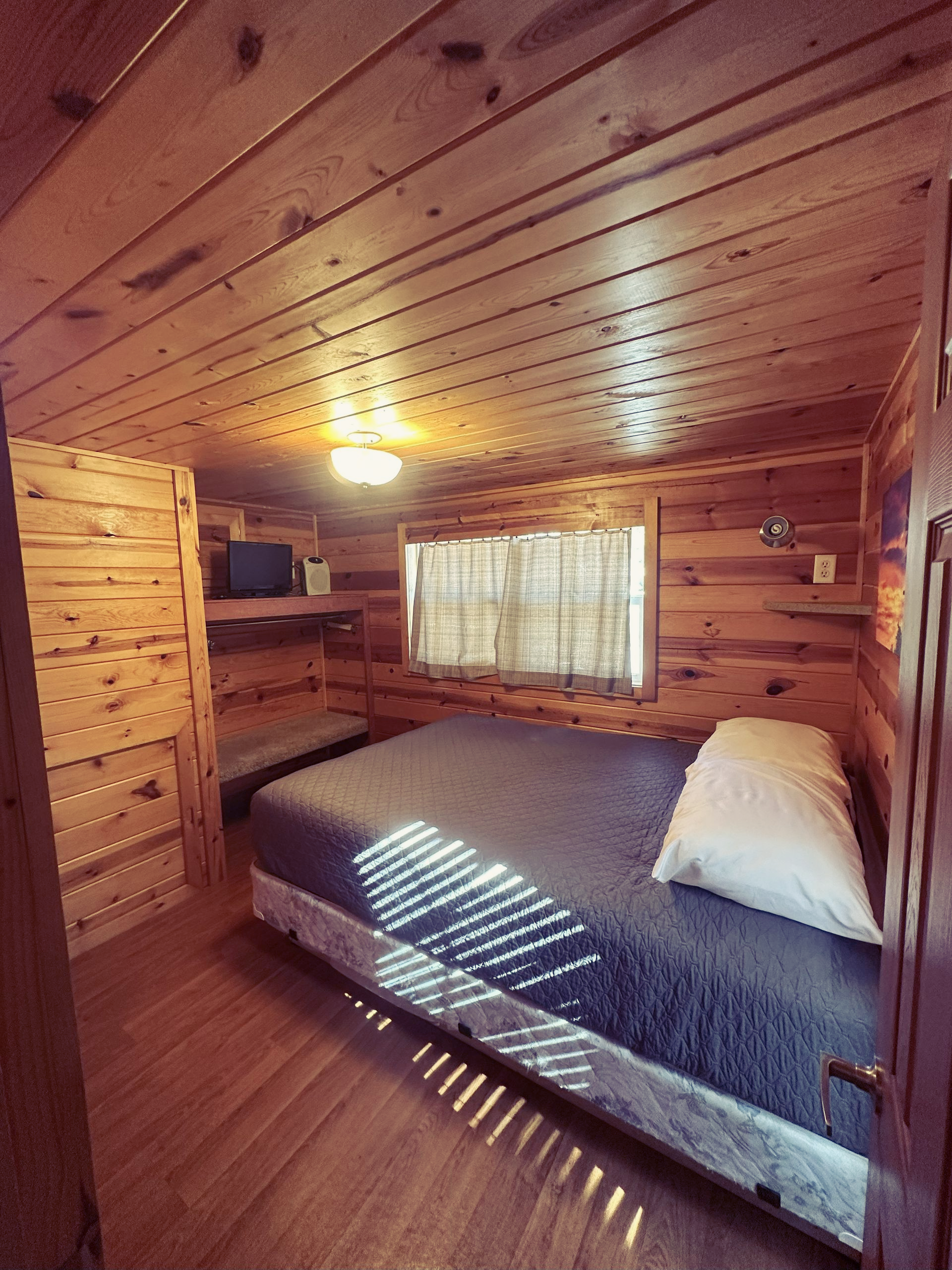 Cabin 5 - Bedroom