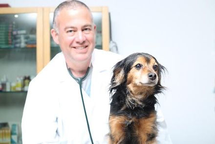 ד״ר יוני נתנזון - וטרינר בשוהם