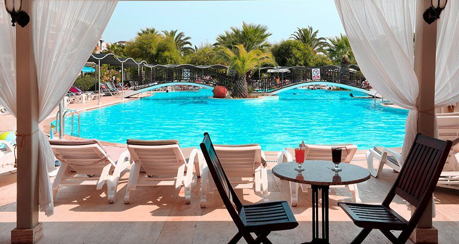 Club Yali Hotels & Resort, EATING & DRINKING