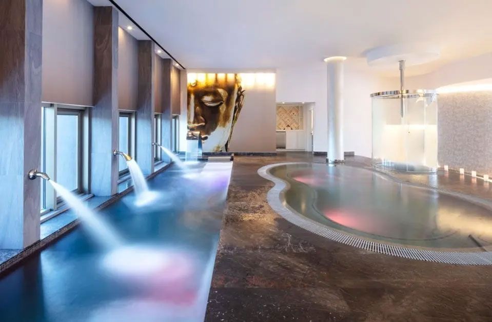 Hydrotherapy Circuits: The Hottest New Spa Trend Is Also Cold