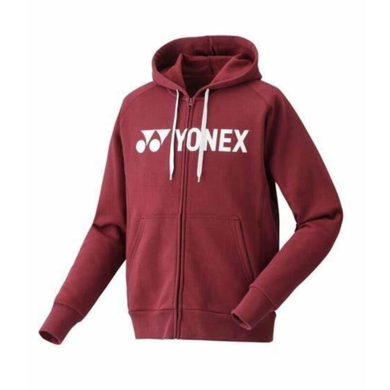 Een rode yonex hoodie met een wit logo op de voorkant