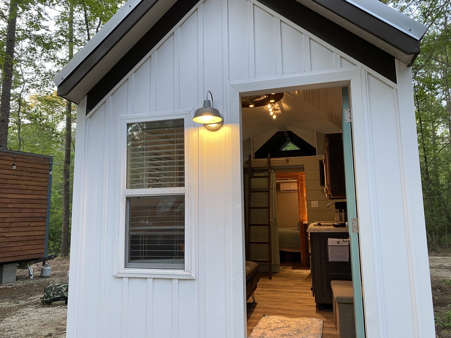 julep-cabin