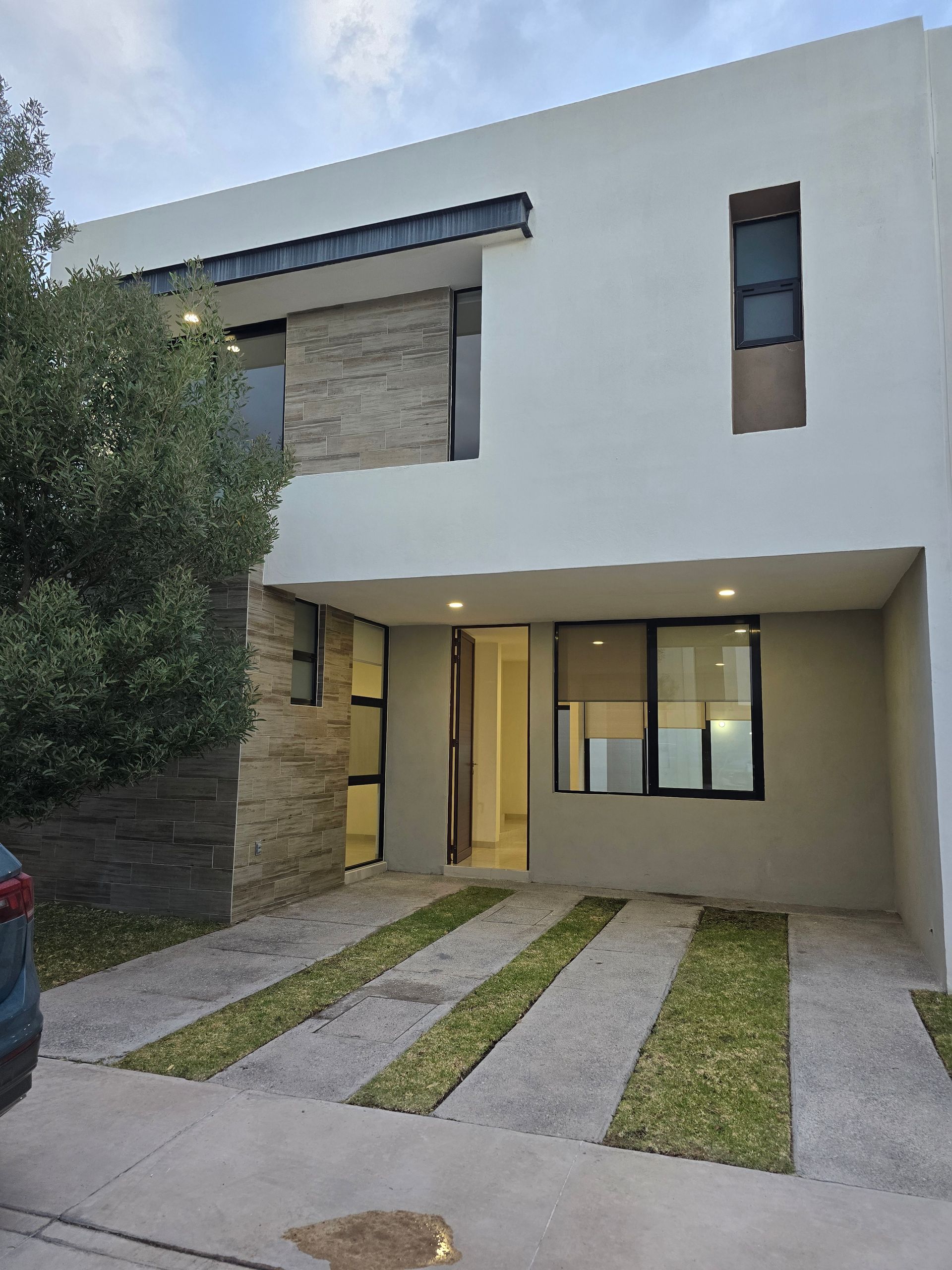 ?*SE RENTA CASA EN PUERTA NATURA, VILLA DE POZOS*?