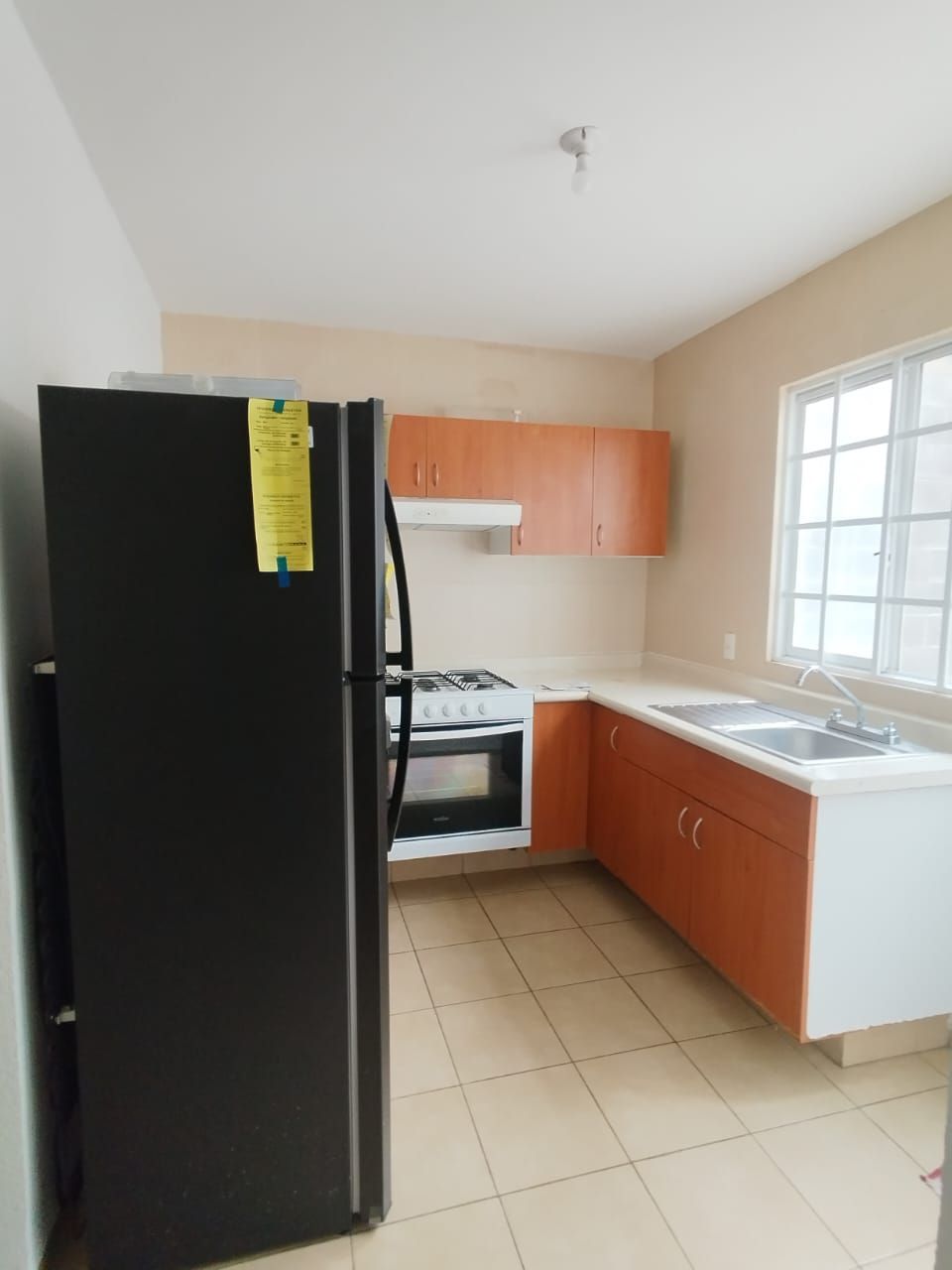 ?*SE RENTA CASA EN LOS LAGOS RESIDENCIAL, PRIVADA TZISCAO*?  *LA RENTA YA INCLUYE MANTENIMIENTO*