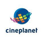 El logotipo de Cineplanet es un círculo azul con un arco iris de colores sobre él.