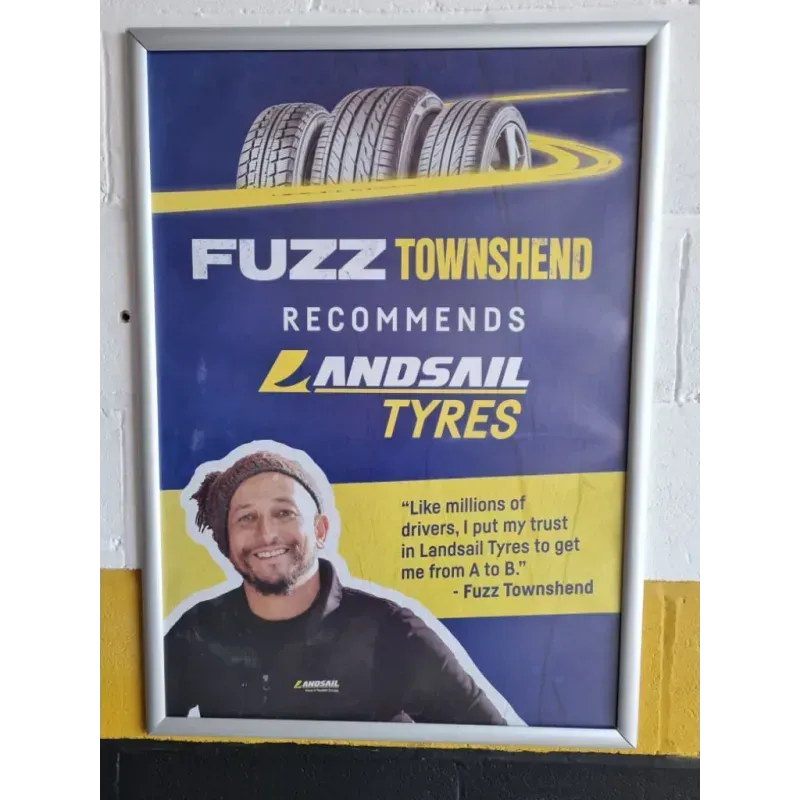 Tyres sign