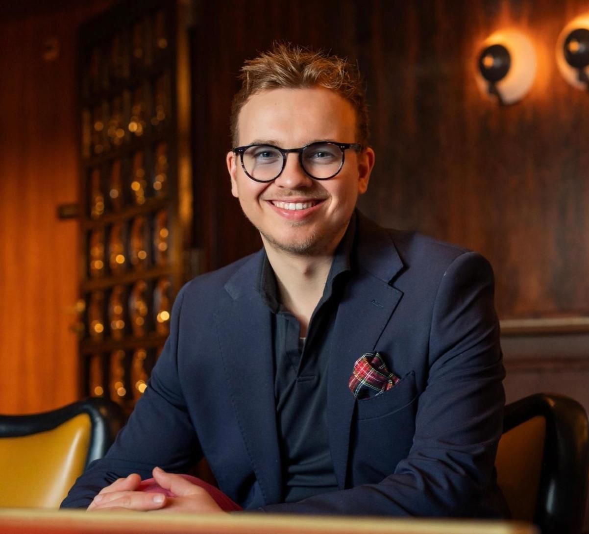 Thobian van Leeuwen de jongste diamantair van Nederland. Expert in diamanten taxeren, onderscheiden en verkopen