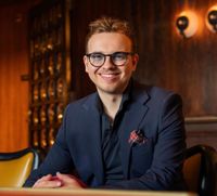 Thobian van Leeuwen de jongste diamantair van Nederland. Expert in diamanten taxeren, onderscheiden en verkopen