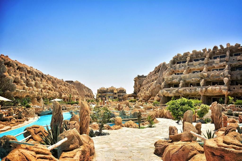 Caves Beach Resort Hurghada