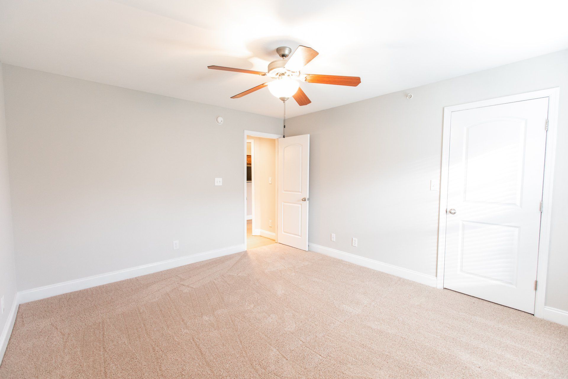 Bedroom with ceiling fan