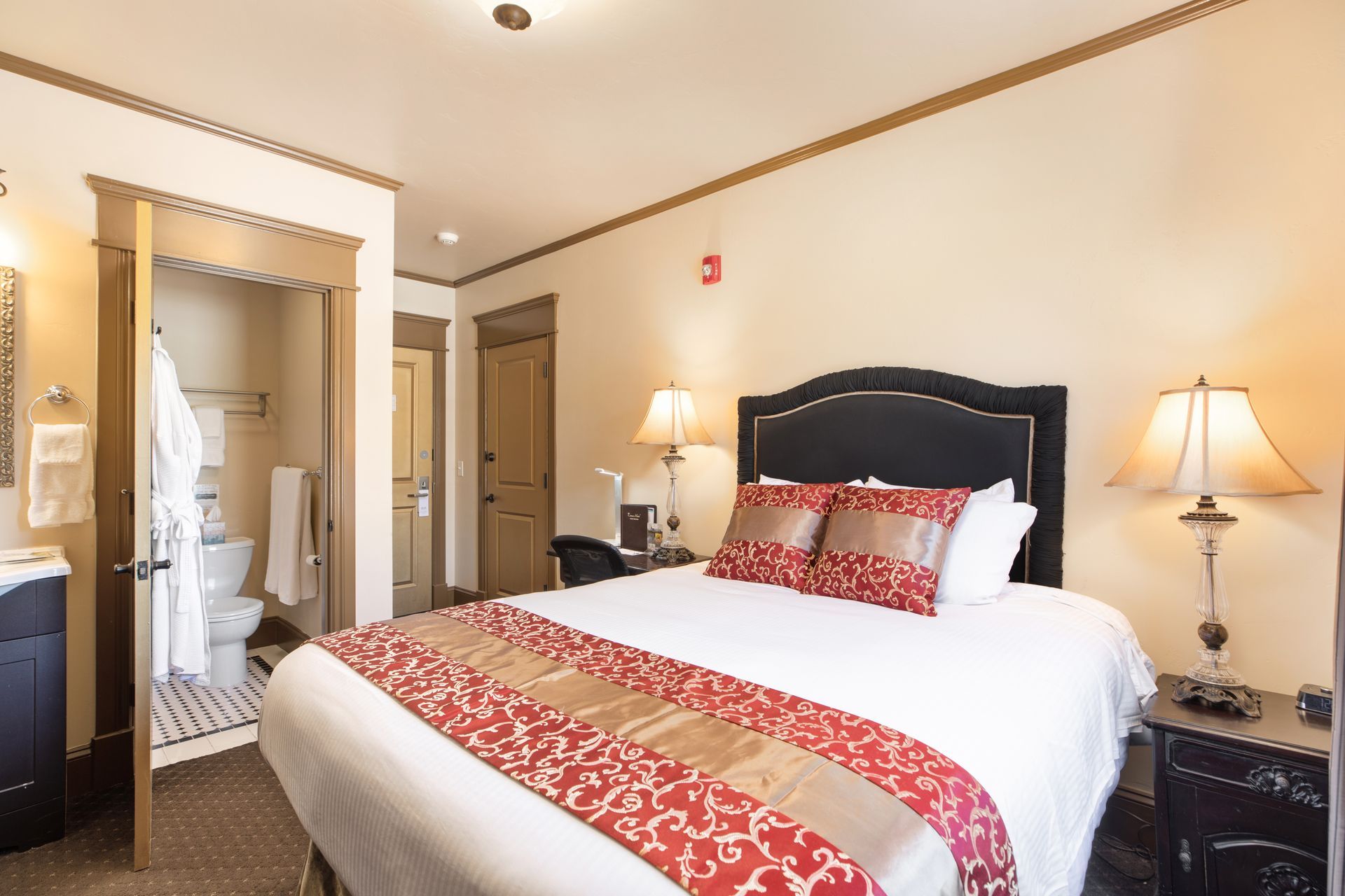 old-harvey-house-postcard