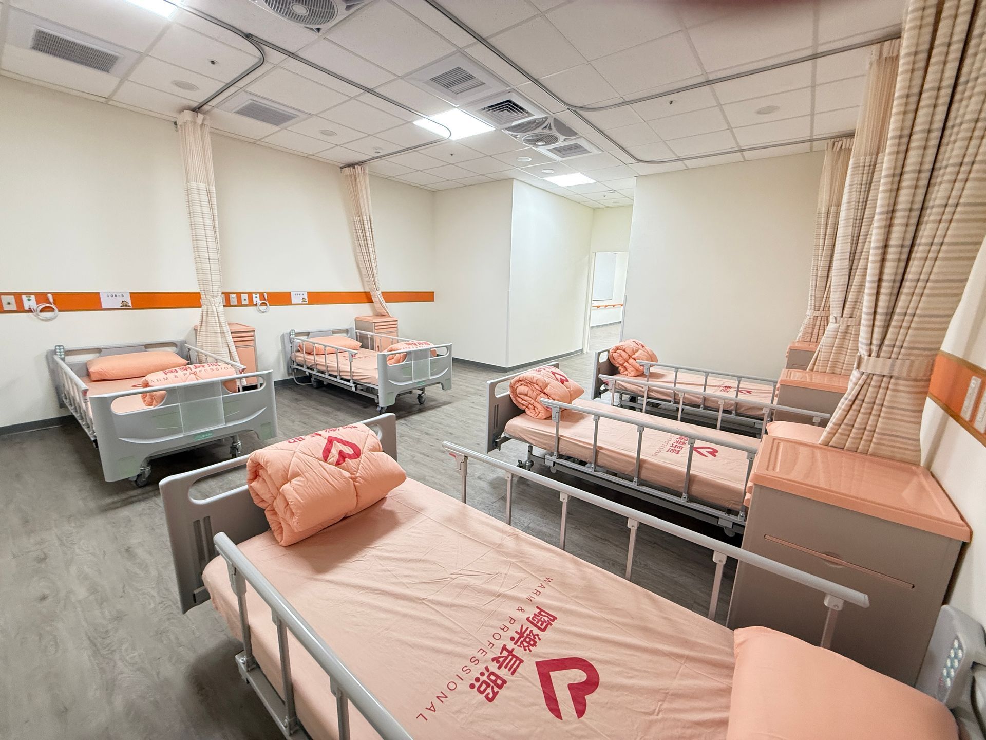 陶樂長照,照顧者,被照護者,長照服務,長期照顧,醫療服務,生活支持,心理支持,陪伴長者,行動失能,照護環境,專業照顧,安穩休息,飲食照護,復健理療