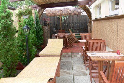 Bērzu, ozola peramās slotas. Baseins ar kaskādi, dušas, pirtis, alus bārs, apsargājama autostāvvieta