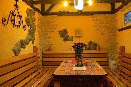 Labiekārtota āra atpūtas terase. higiēnas preces. Kvalitatīva masāža, masāžas pakalpojumi