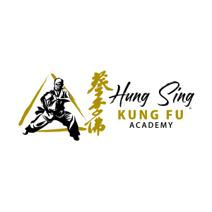 O logotipo da academia de kung fu hung sing mostra um homem em uma pose de artes marciais.