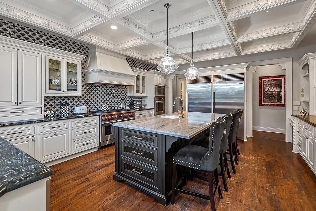 Traditional Style Estate