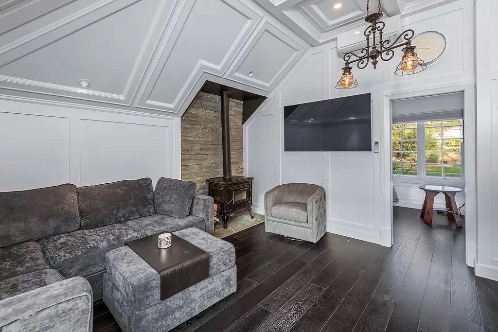 Traditional Style Estate